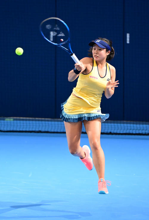 女子テニス国別対抗戦　日本シングルス２戦落とし１敗もできないピンチ