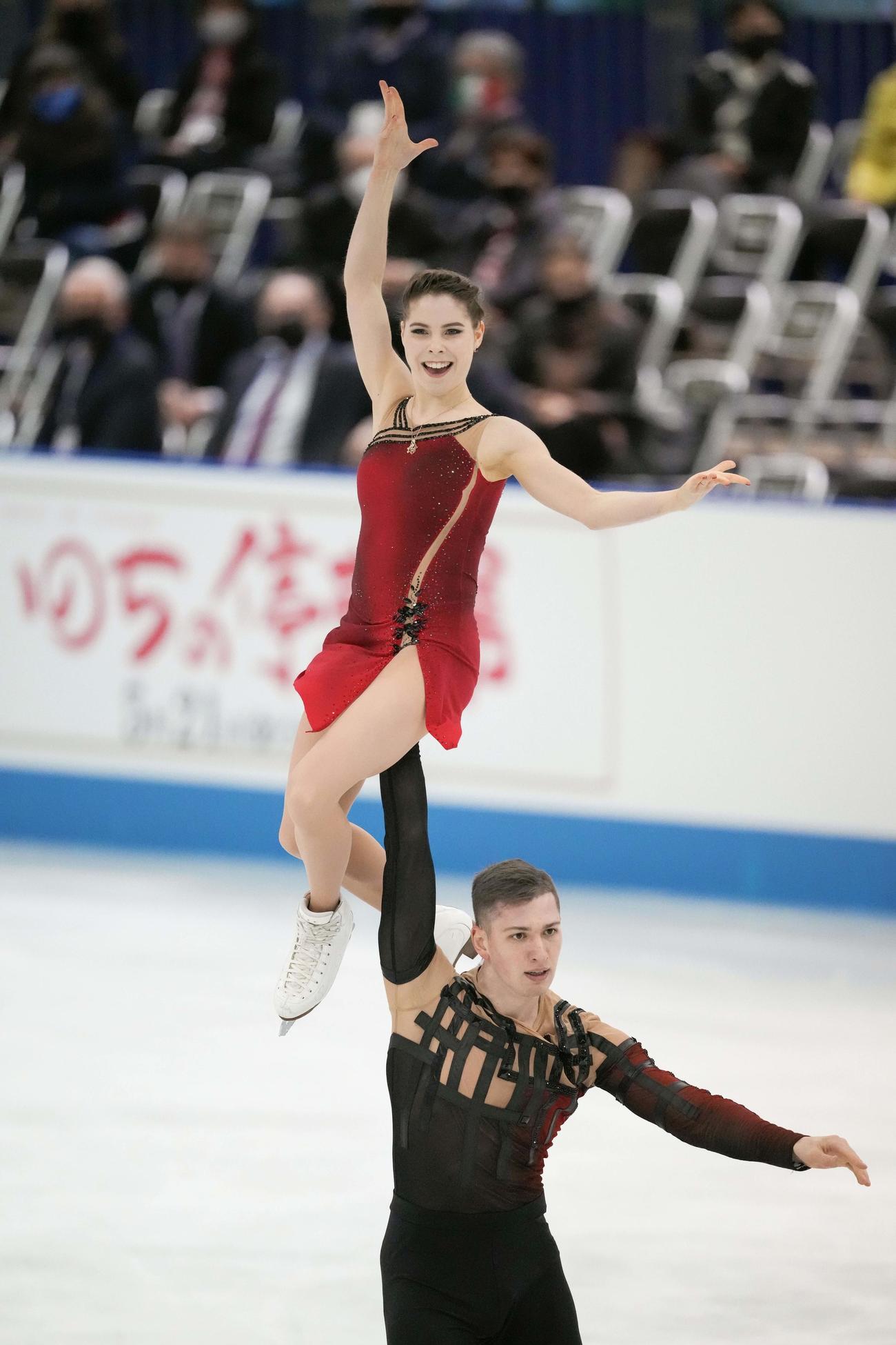 演技を終えたアナスタシア・ミシナ（左）、アレクサンドル・ガリアモフ組（代表撮影）