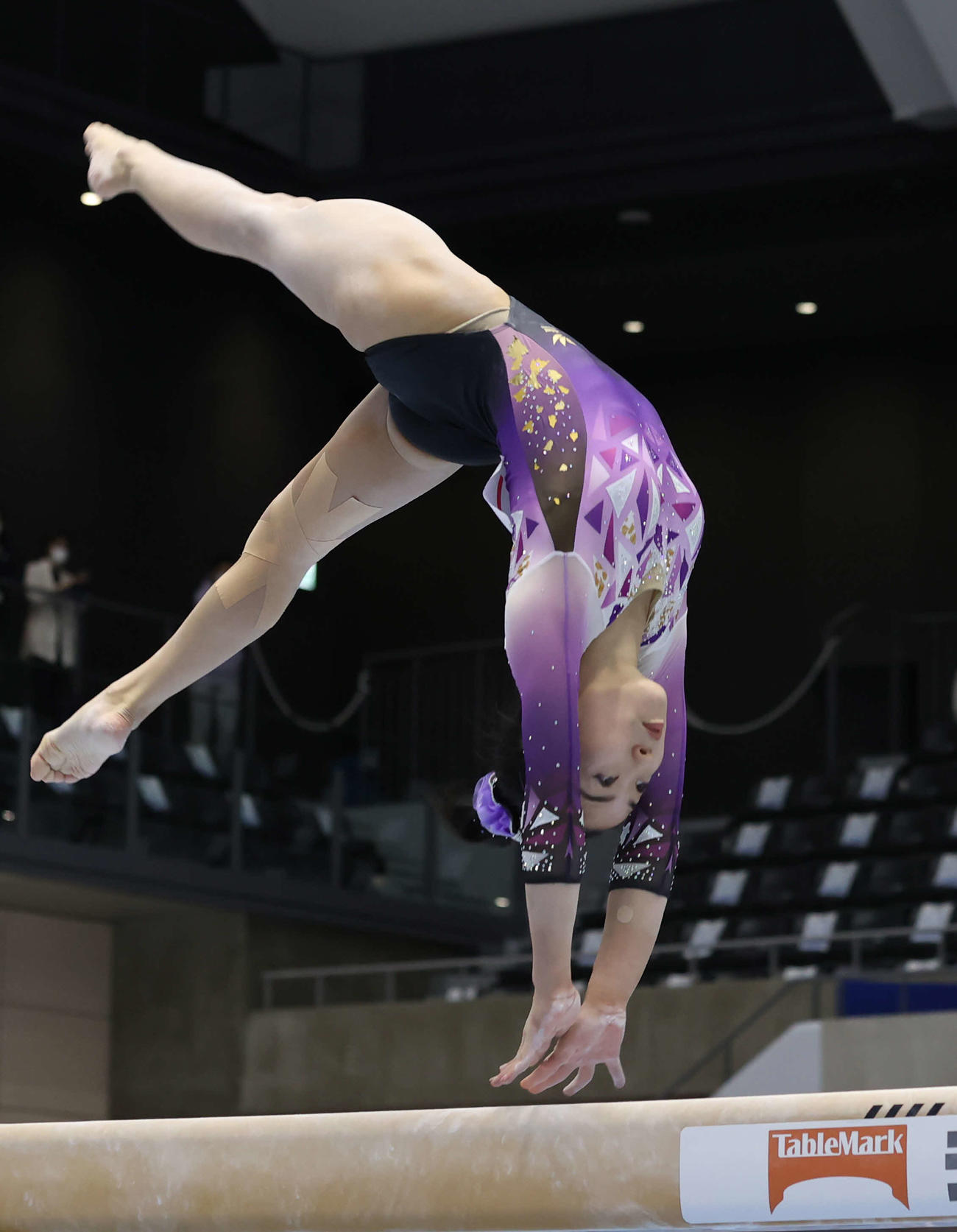 女子決勝で平均台の演技をする畠田瞳（代表撮影）
