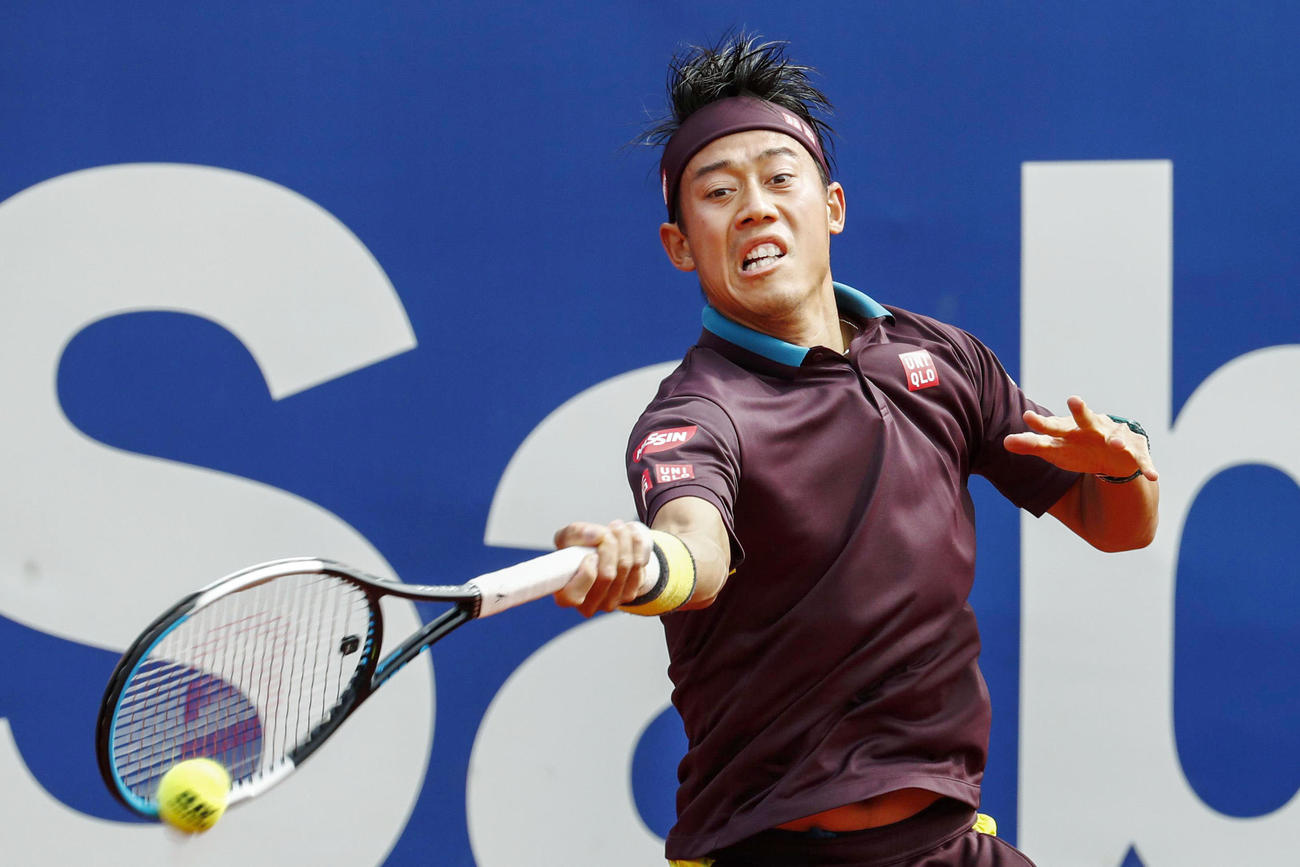 シングルス3回戦でラファエル・ナダルと対戦する錦織圭（AP＝共同）