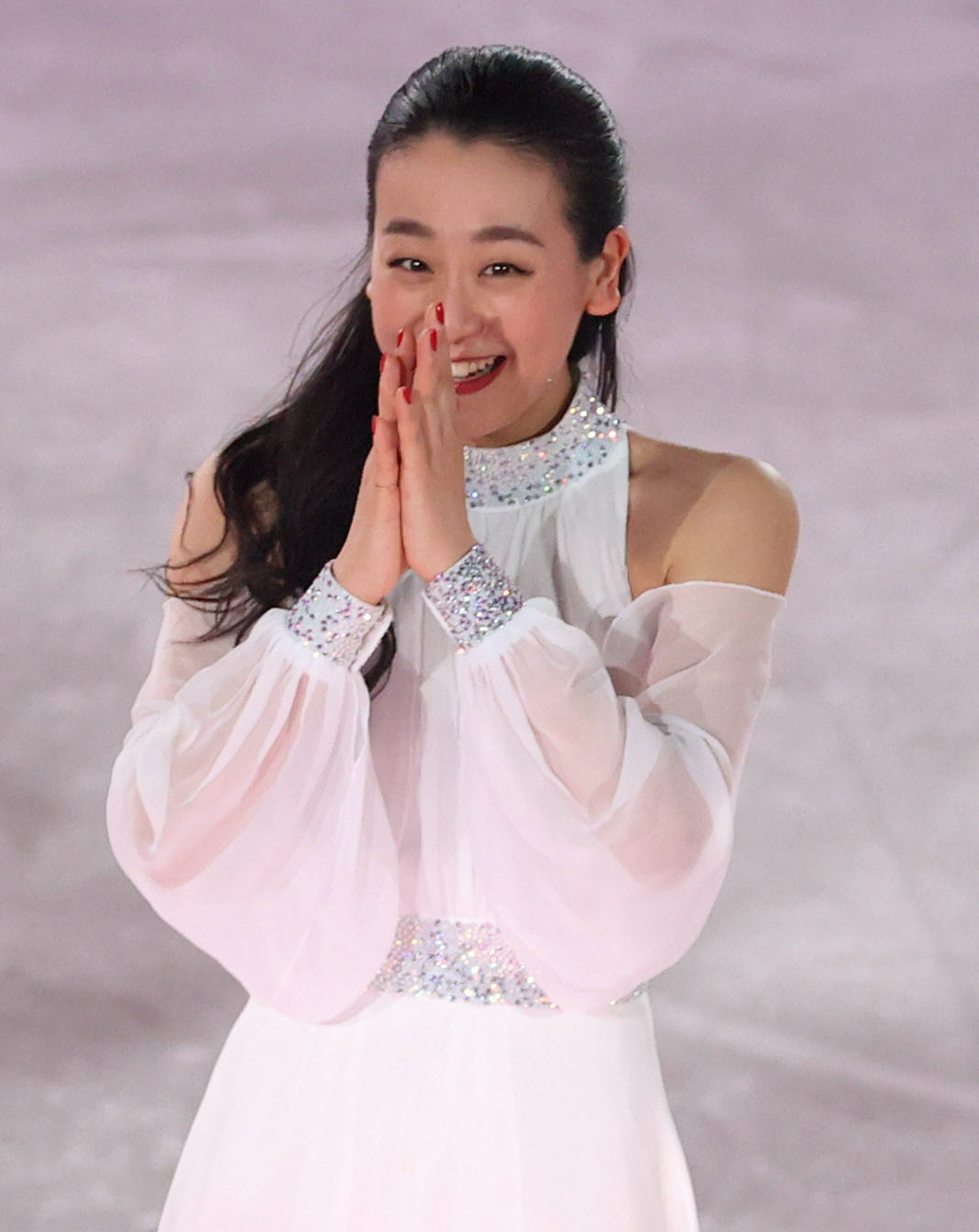 「サンクスツアー」千秋楽公演のフィナーレで感無量の表情の浅田真央さん（撮影・狩俣裕三）