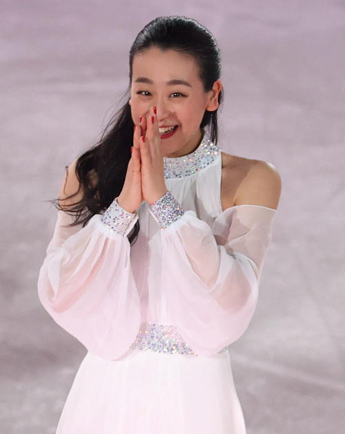 「サンクスツアー」千秋楽公演のフィナーレで感無量の表情の浅田真央さん（撮影・狩俣裕三）