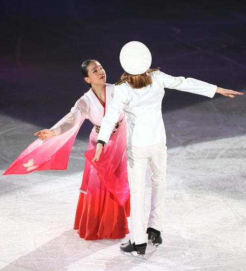 「サンクスツアー」千秋楽公演で情感あふれる演技を見せる浅田真央さん（撮影・狩俣裕三）