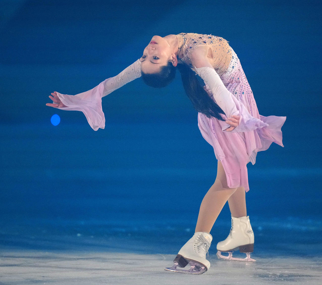 アイスショー「プリンスアイスワールド」の公開リハーサルで演技を披露する荒川静香（撮影・江口和貴）