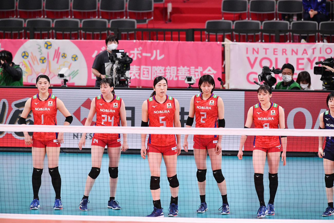 日本対中国　第1セットを取られた日本（撮影・滝沢徹郎）