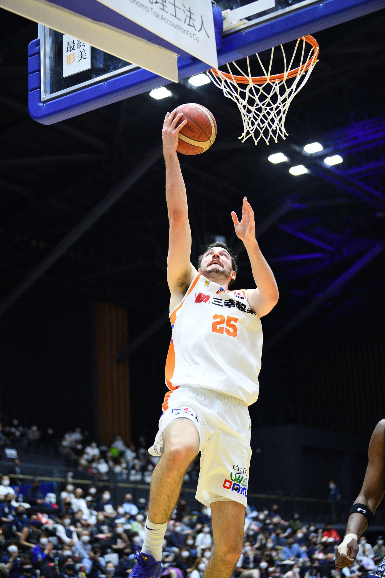 第2Q、新潟のアレンがレイアップ（C）B．LEAGUE
