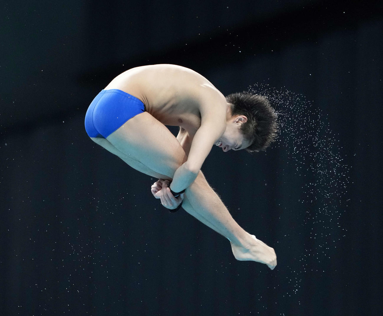 男子高飛び込み予選で演技する西田（撮影・鈴木みどり）