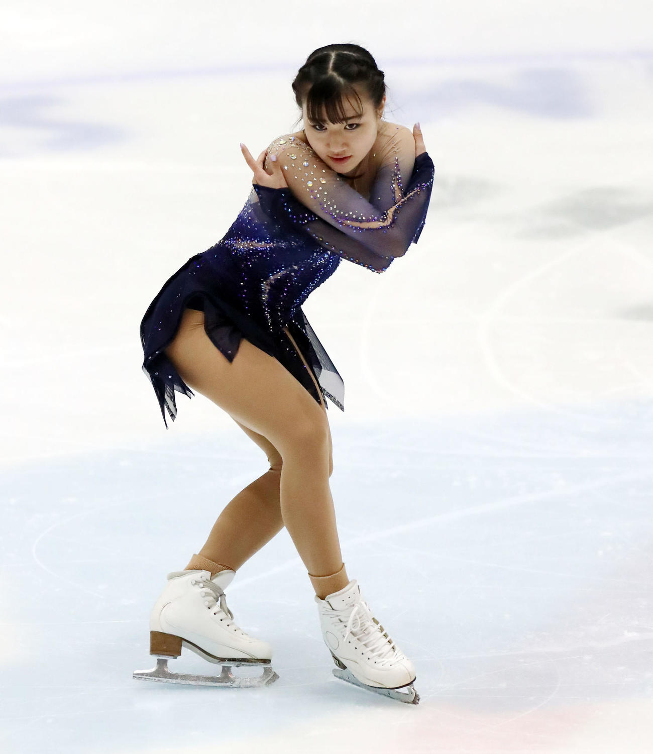 レイクカップ　シニア女子の部に出場し演技を披露する河辺愛菜（撮影・加藤哉）
