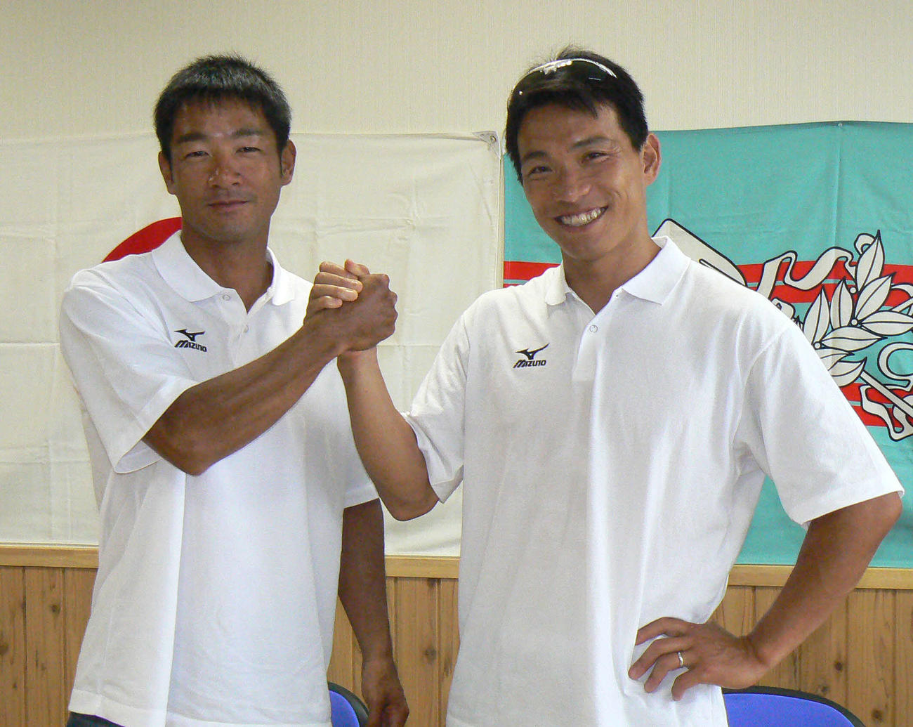 ボート日本男子代表の武田大作（右）と浦和重（2008年7月9日撮影）