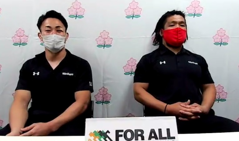 準決勝後、オンライン取材に応じる福岡堅樹と堀江翔太（右）