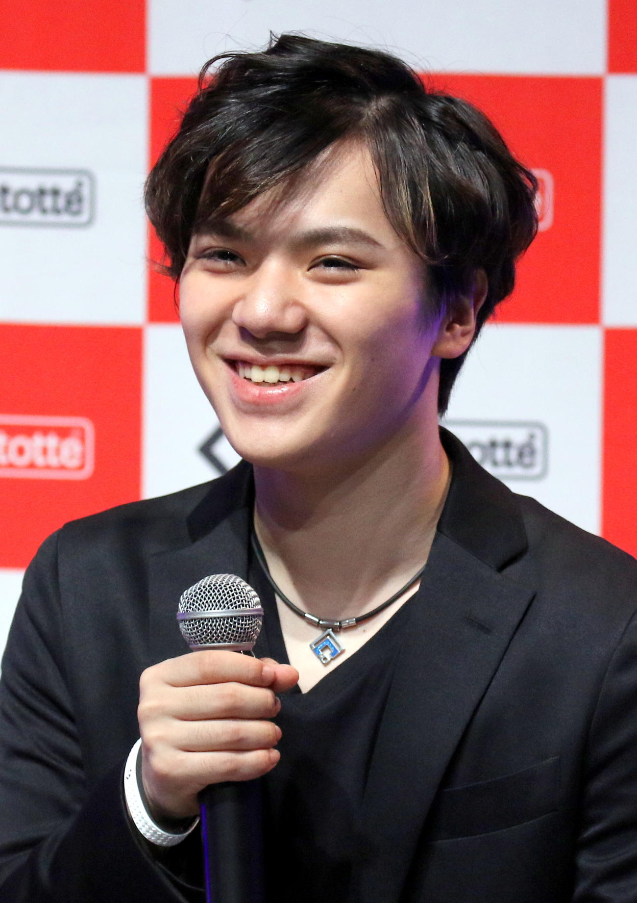 名古屋市内で「コラントッテ」の新ネックレス発表会に出席した宇野昌磨（撮影・木下淳）