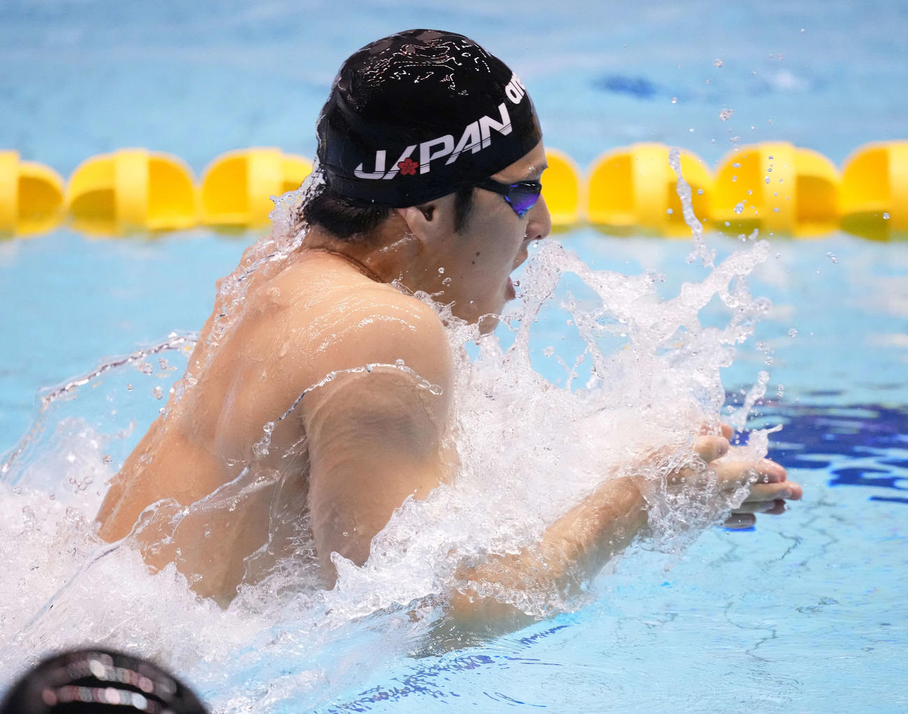 男子200メートル個人メドレー決勝で力泳する瀬戸（撮影・鈴木みどり）