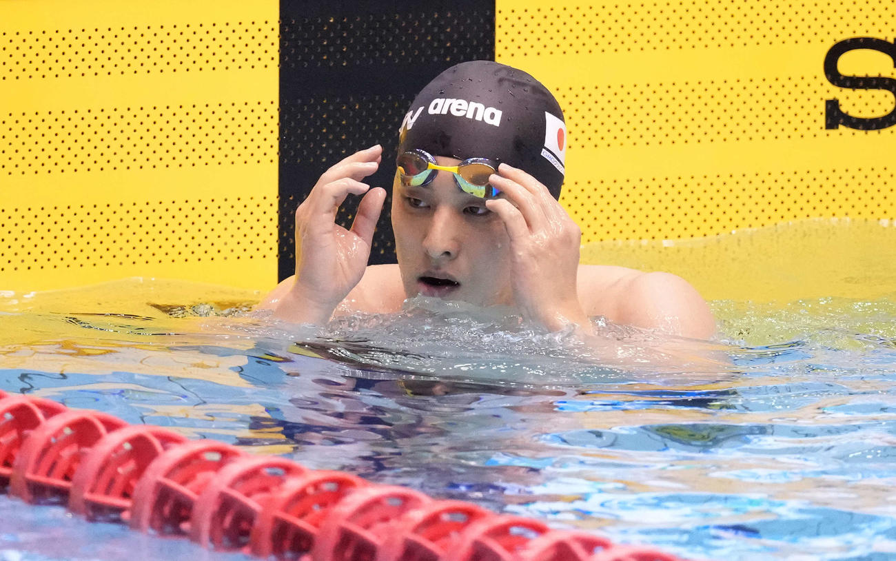 男子200メートルバタフライ決勝で5位に終わり浮かない表情の瀬戸（撮影・鈴木みどり）