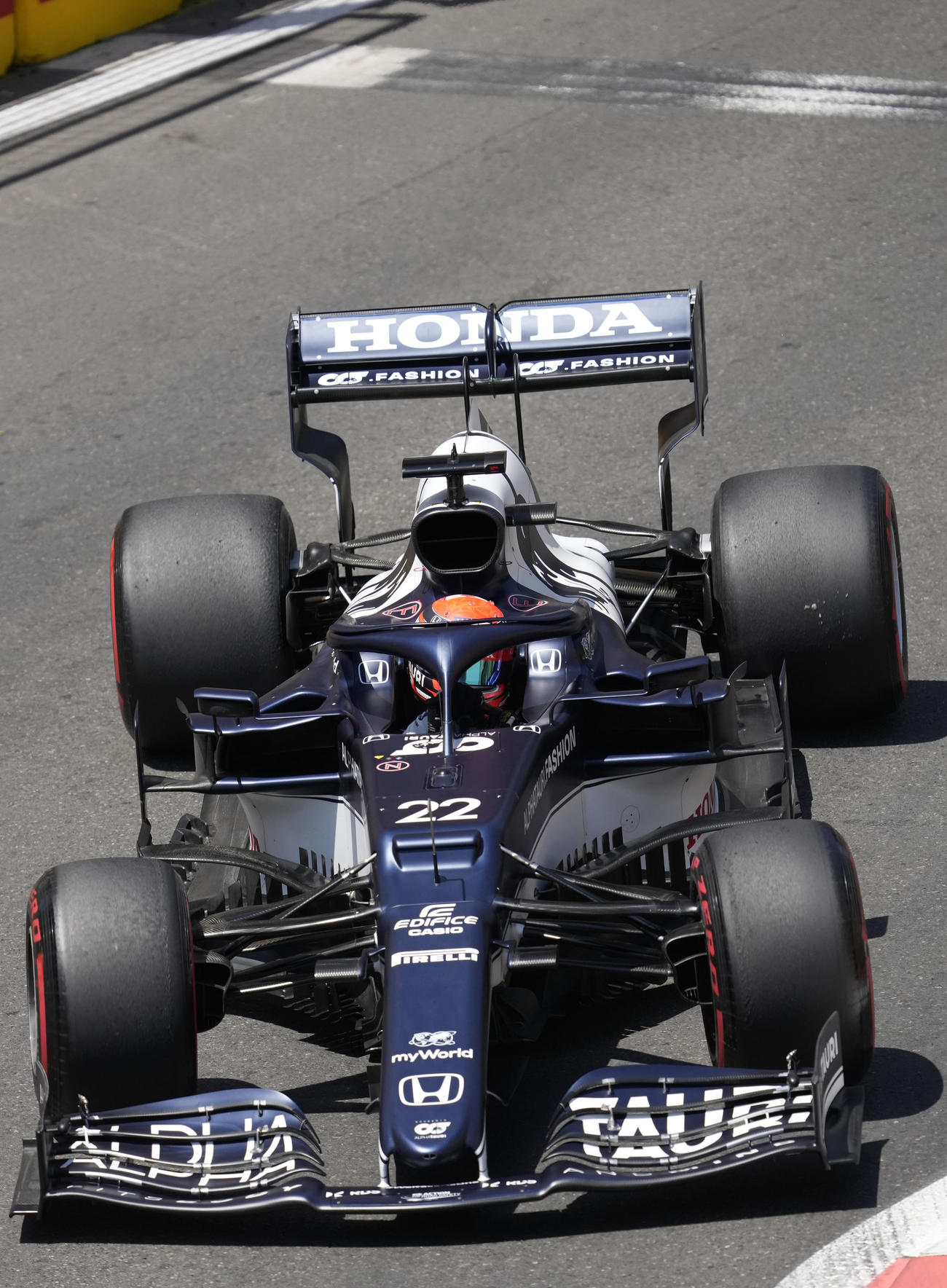 予選を走る角田裕毅（AP）