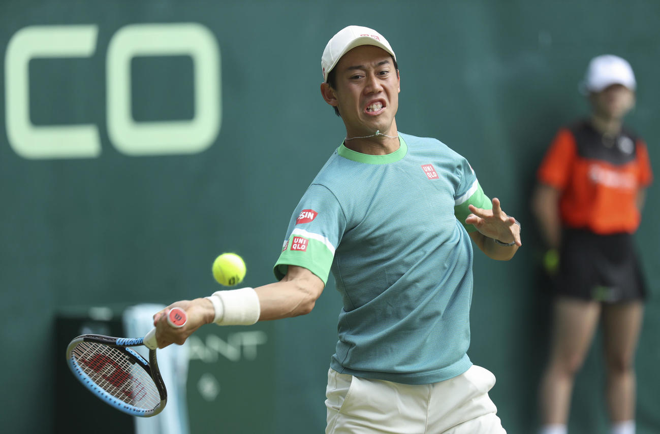 ノベンティ・オープン1回戦　プレーする錦織圭（AP）