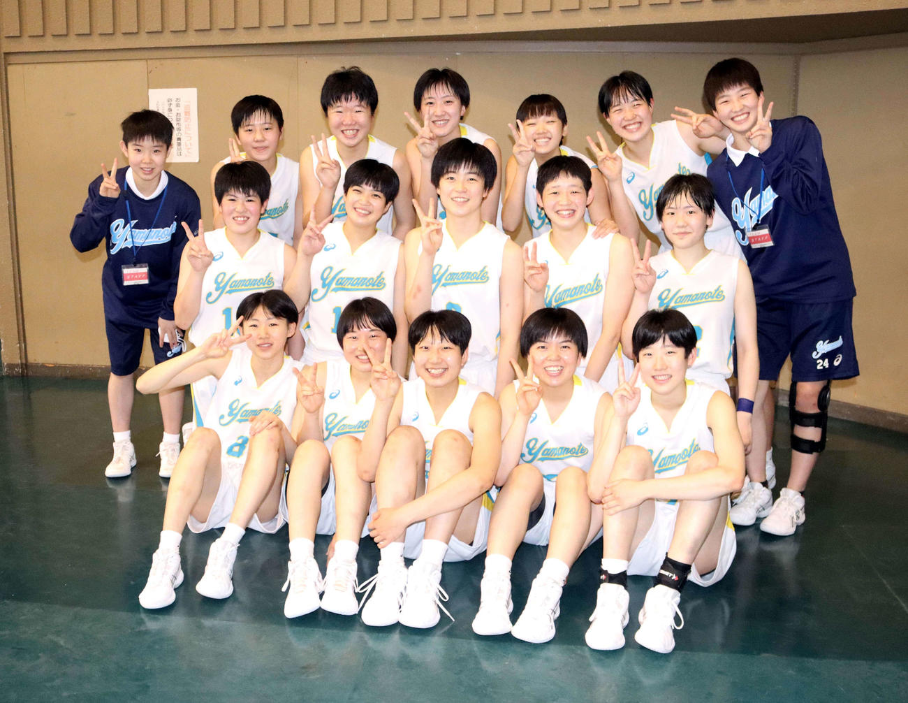 女子決勝リーグ全勝で8大会連続の優勝を飾った札幌山の手（撮影・永野高輔）