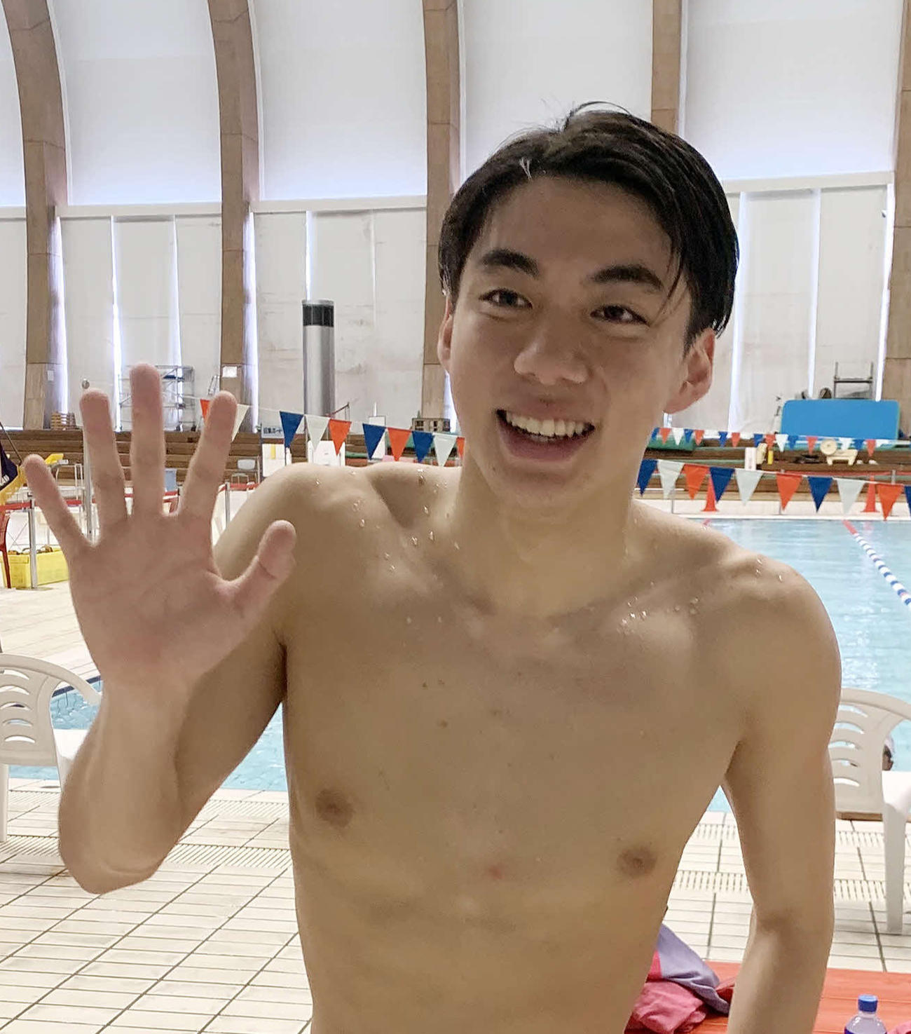 5冠を達成した飛龍・勝又は、笑顔でポーズを決める