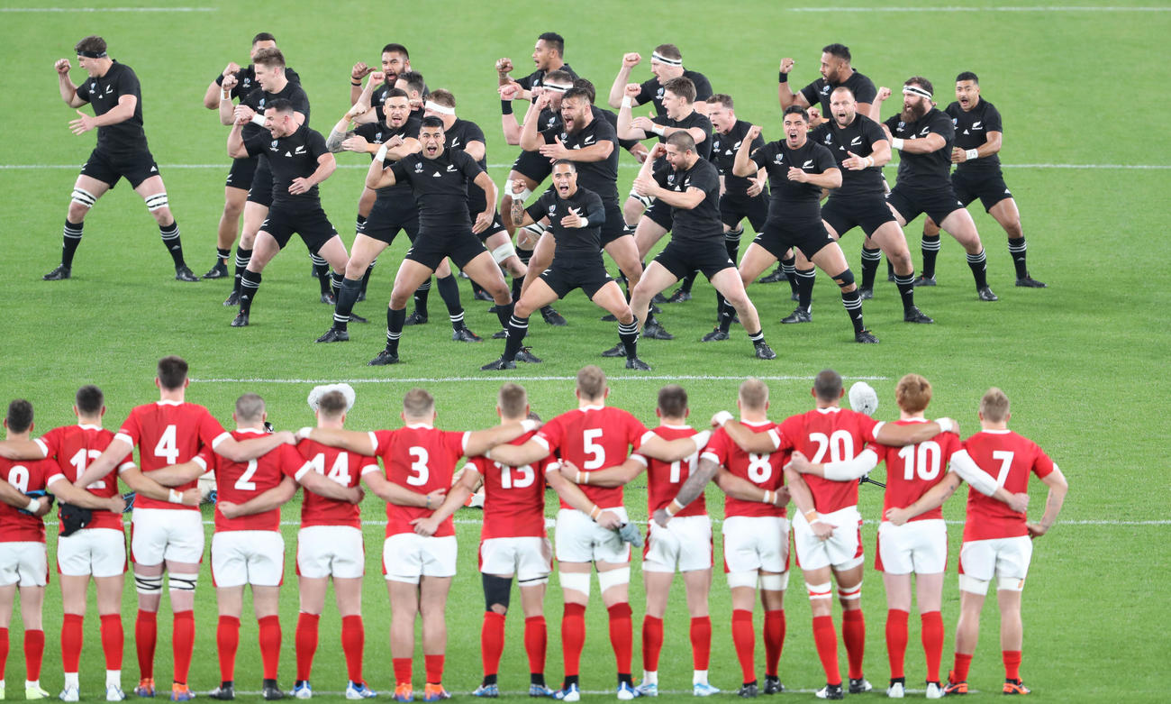2019年W杯のウェールズ戦前に、ハカを披露するニュージーランド代表の選手たち
