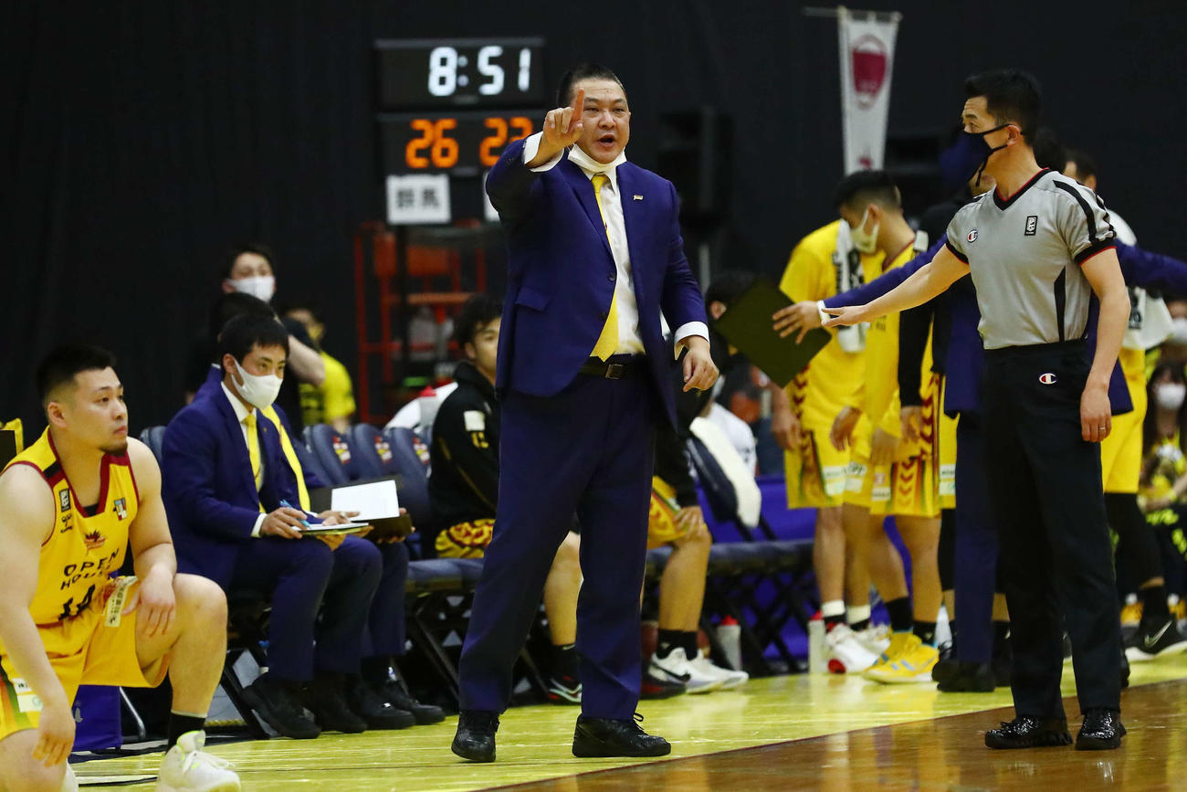 B2群馬での試合中の平岡氏（C）B．LEAGUE