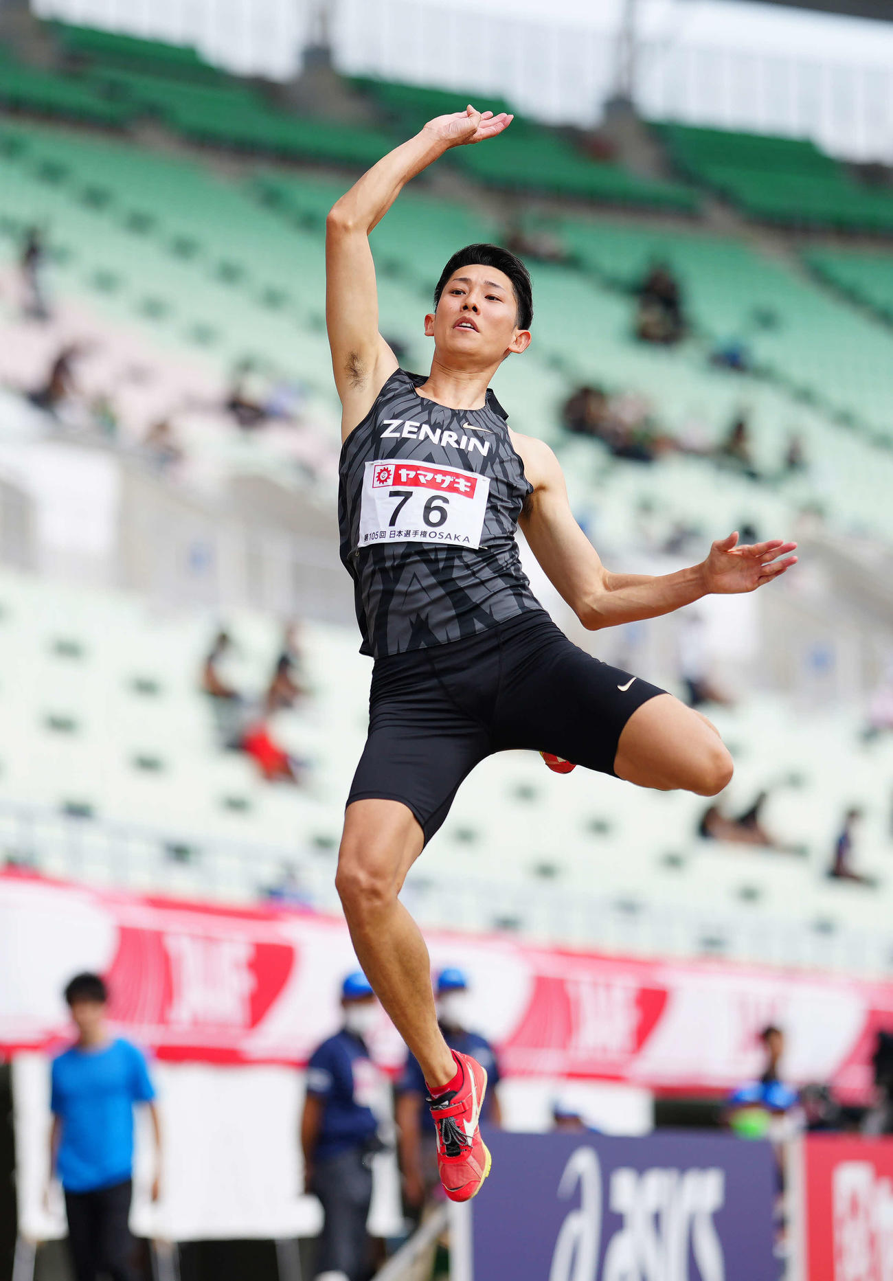 男子走り幅跳びで3位となり東京五輪に内定した城山（撮影・江口和貴）