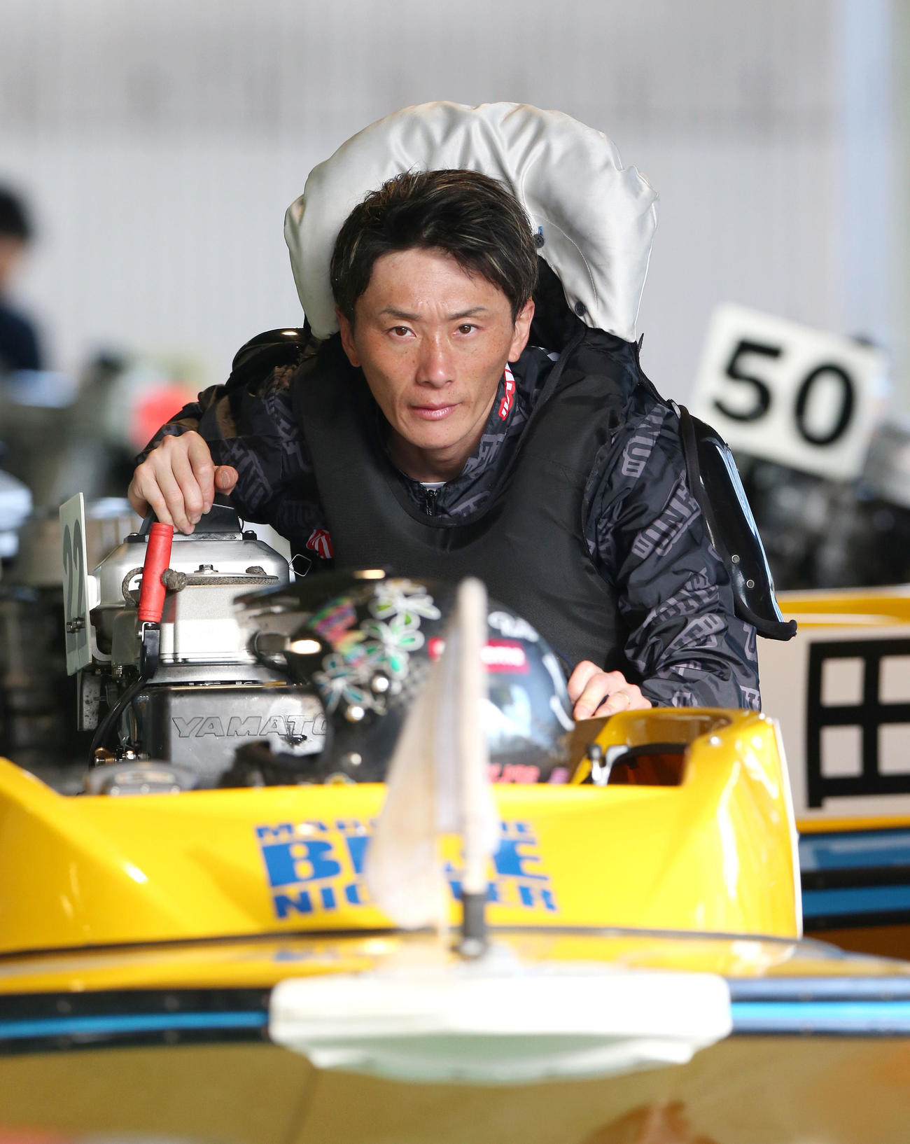 峰竜太がパワーアップに集中する（撮影・上山淳一）