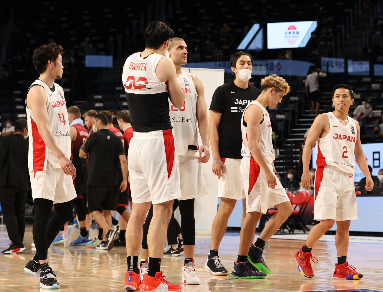 日本代表対ベルギー代表　ベルギー代表に敗れ、引き揚げる日本代表の選手たち（代表撮影）