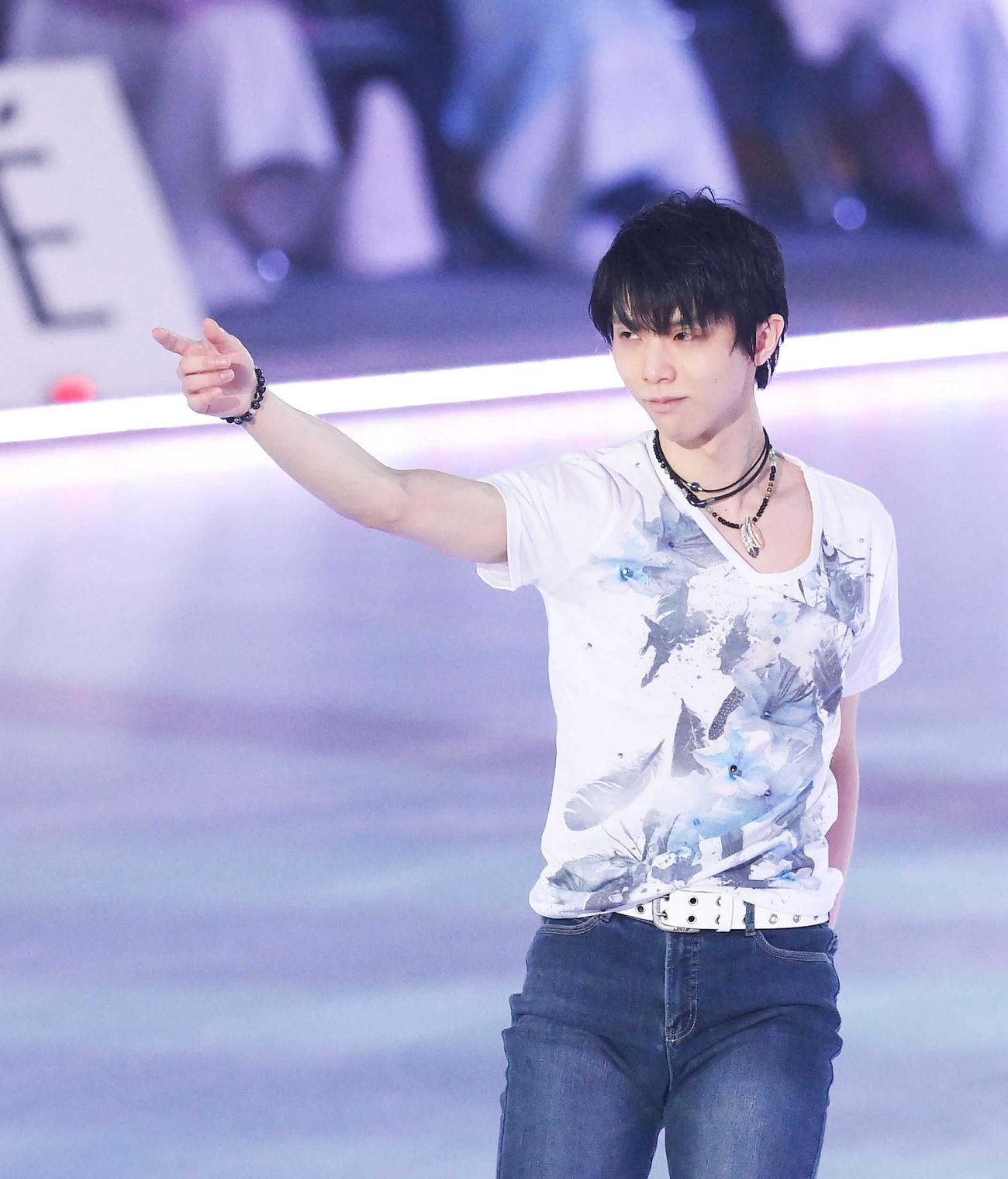 「ドリーム・オン・アイス2021」のオープニングに登場した羽生（代表撮影）