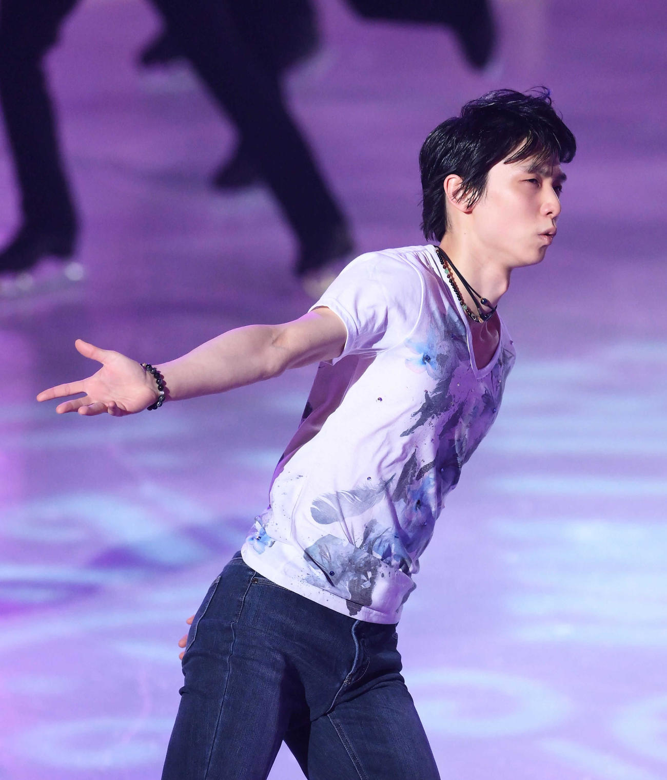 「ドリーム・オン・アイス2021」のオープニングに登場した羽生（代表撮影）