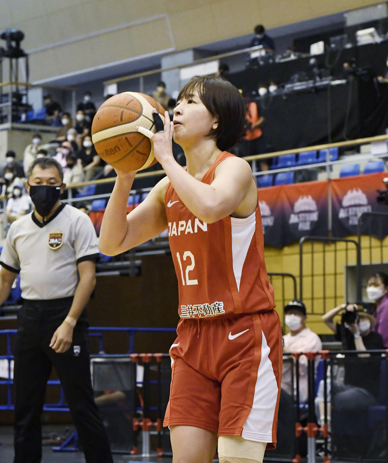 日本対ベルギー　第1クオーター、3点シュートを決める三好（代表撮影）