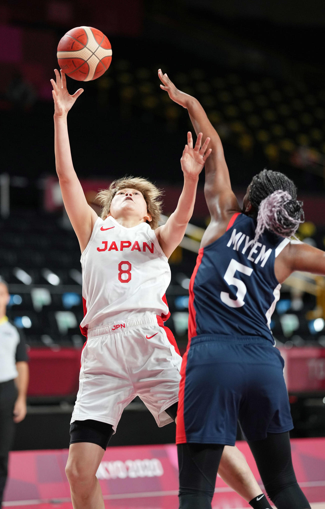 日本対フランス　第1Q、シュートを決める高田（撮影・鈴木みどり）
