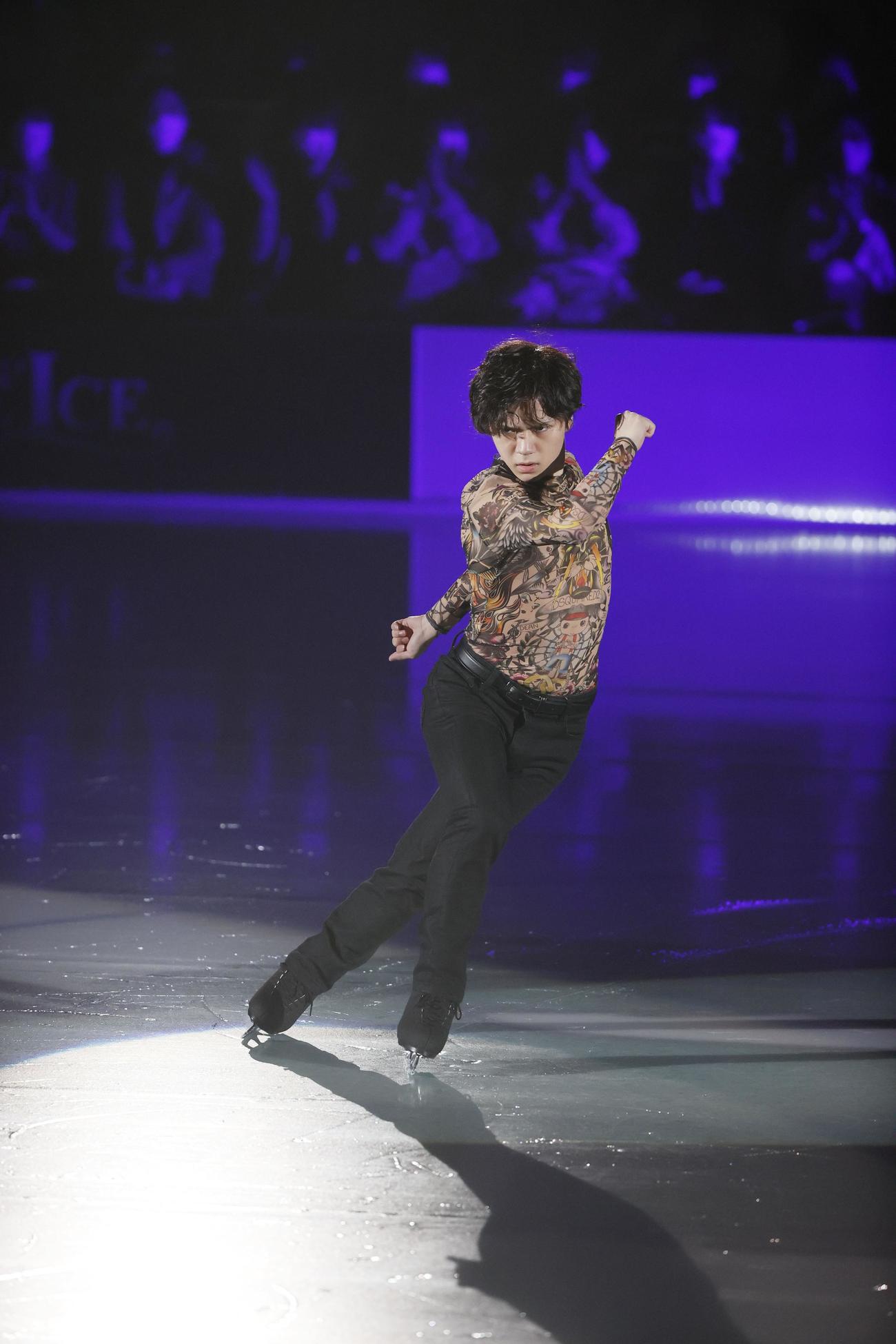 ザ・アイスのオープニングで演技する宇野昌磨（C）THE ICE 2021／Koichi Nakamura