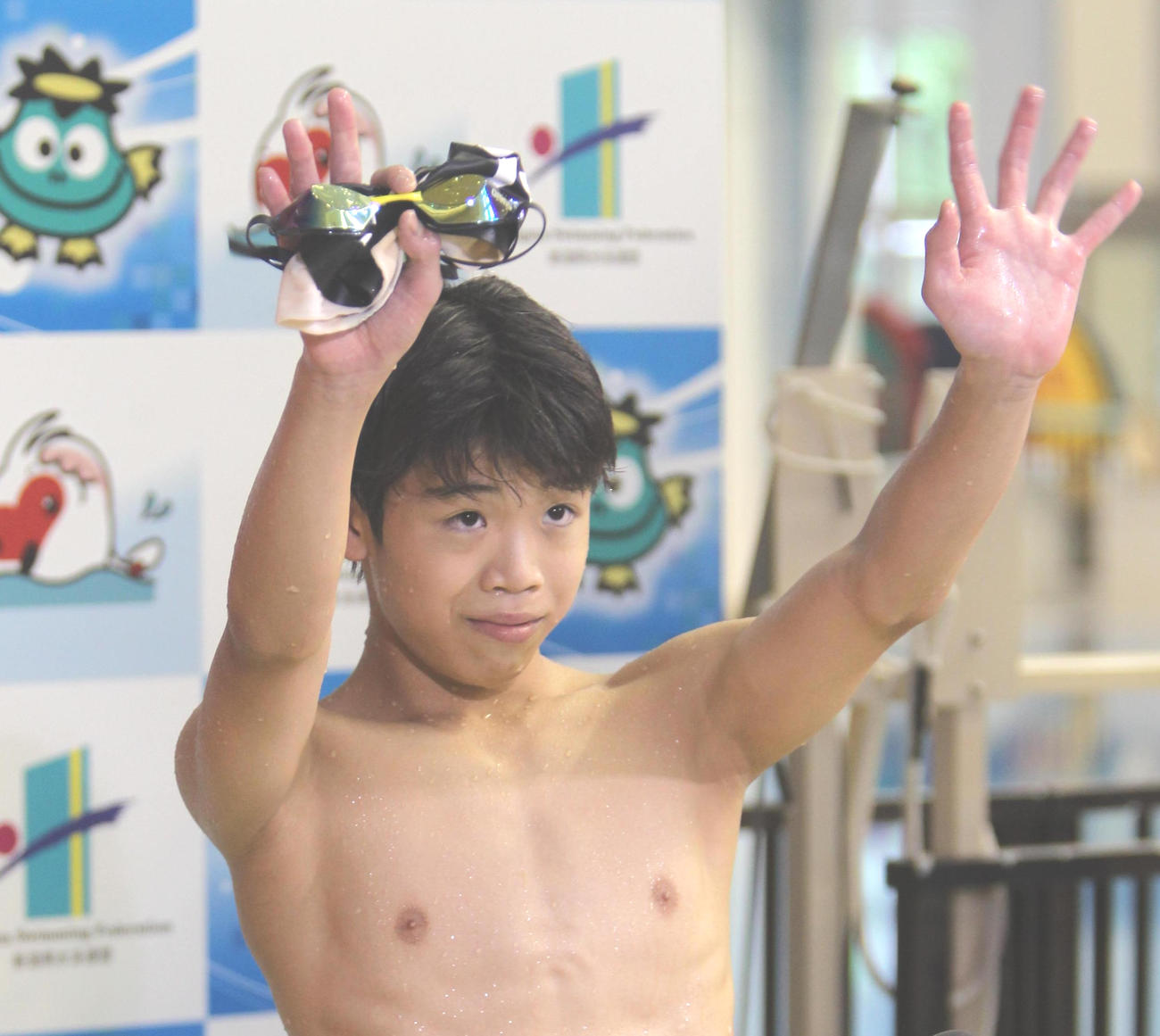優勝インタビューを受ける石附