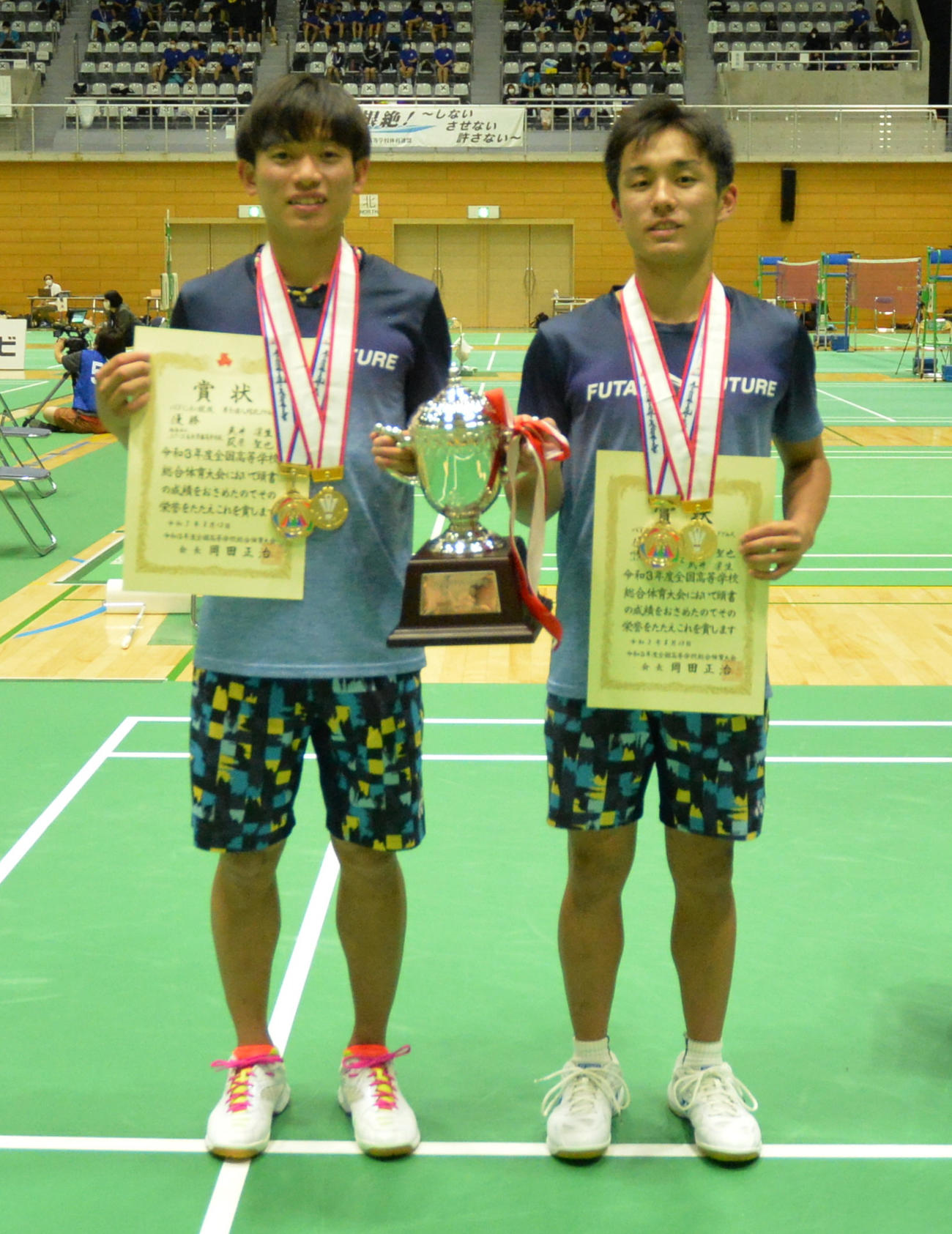 優勝した、ふたば未来学園の武井・荻原ペア（撮影・濱本神威）