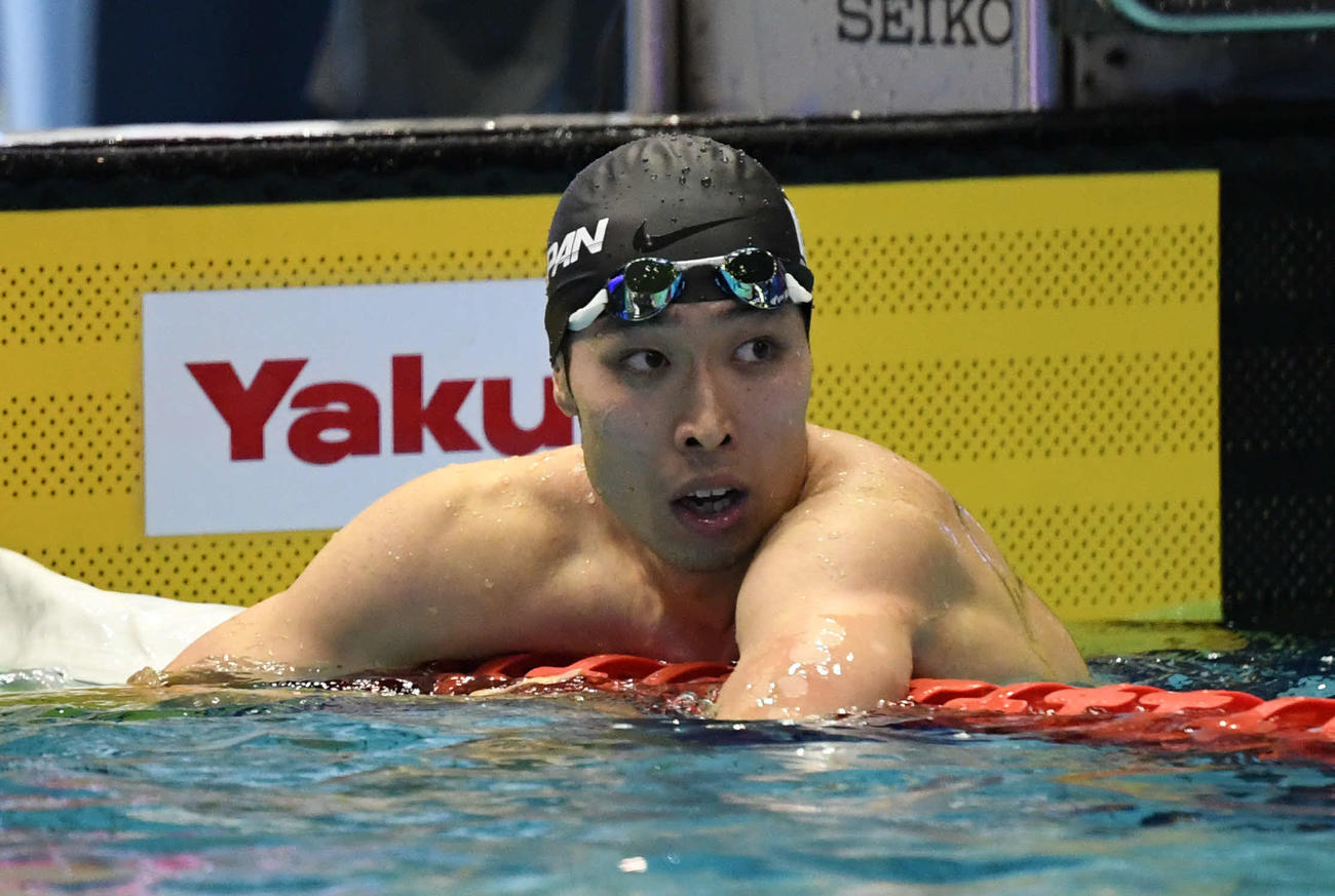 2018年パンパシフィック水泳男子200メートル個人メドレー　銅メダルとなった決勝を終えてタイムを確認する萩野公介