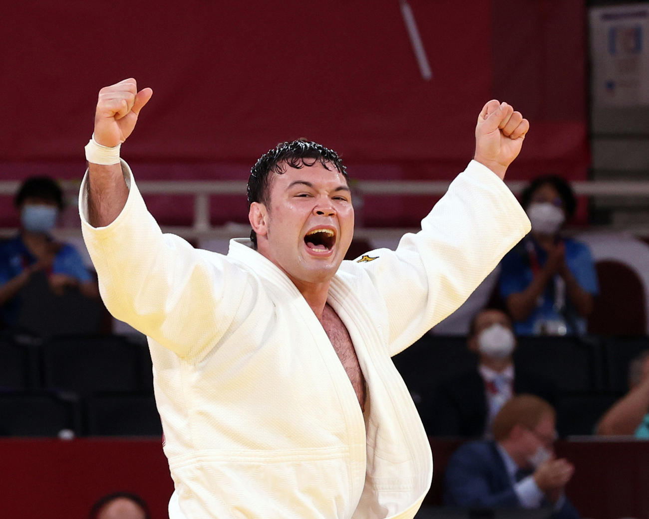 東京五輪柔道男子100キロ級で金メダルを獲得しガッツポーズのウルフ・アロン（撮影・パオロ・ヌッチ＝2021年7月29日）