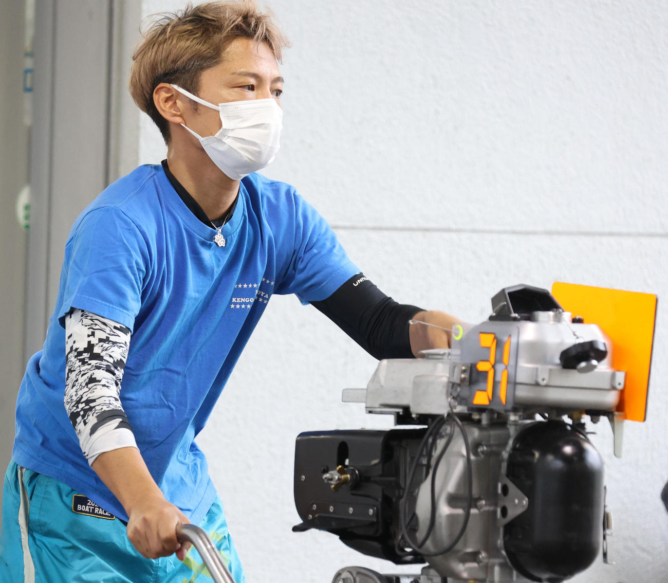 浜野谷憲吾が複勝率トップの31号機を引いた