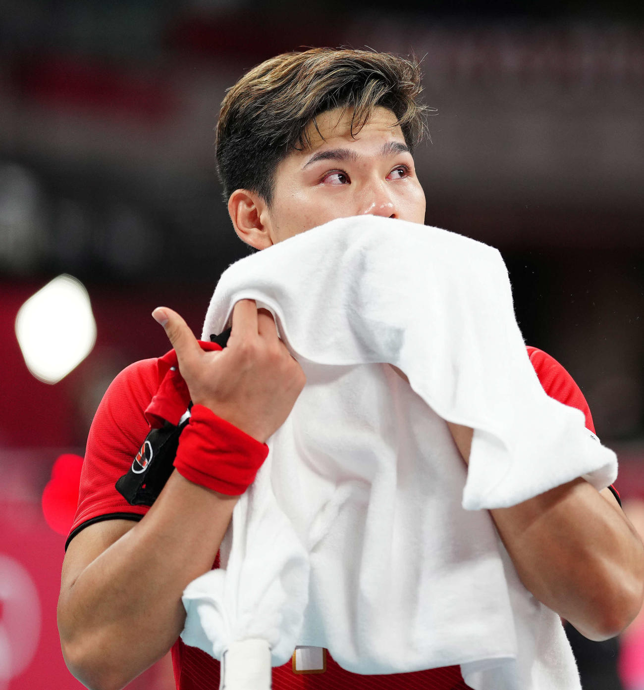 2020年東京五輪　バレーボール男子準々決勝でブラジルに敗れ、目を真っ赤にする西田有志（2021年8月3日撮影）