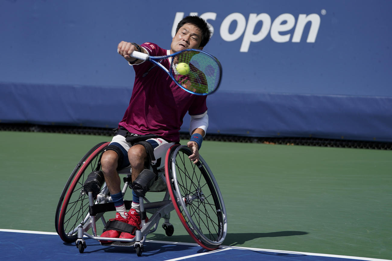 準決勝でリードと対戦する国枝（AP）