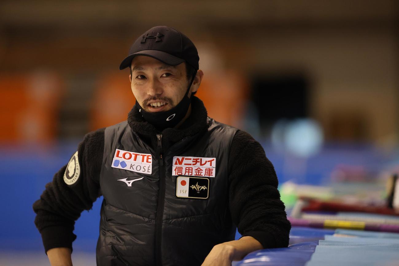 公開練習に臨む長島ヘッドコーチ（代表取材）
