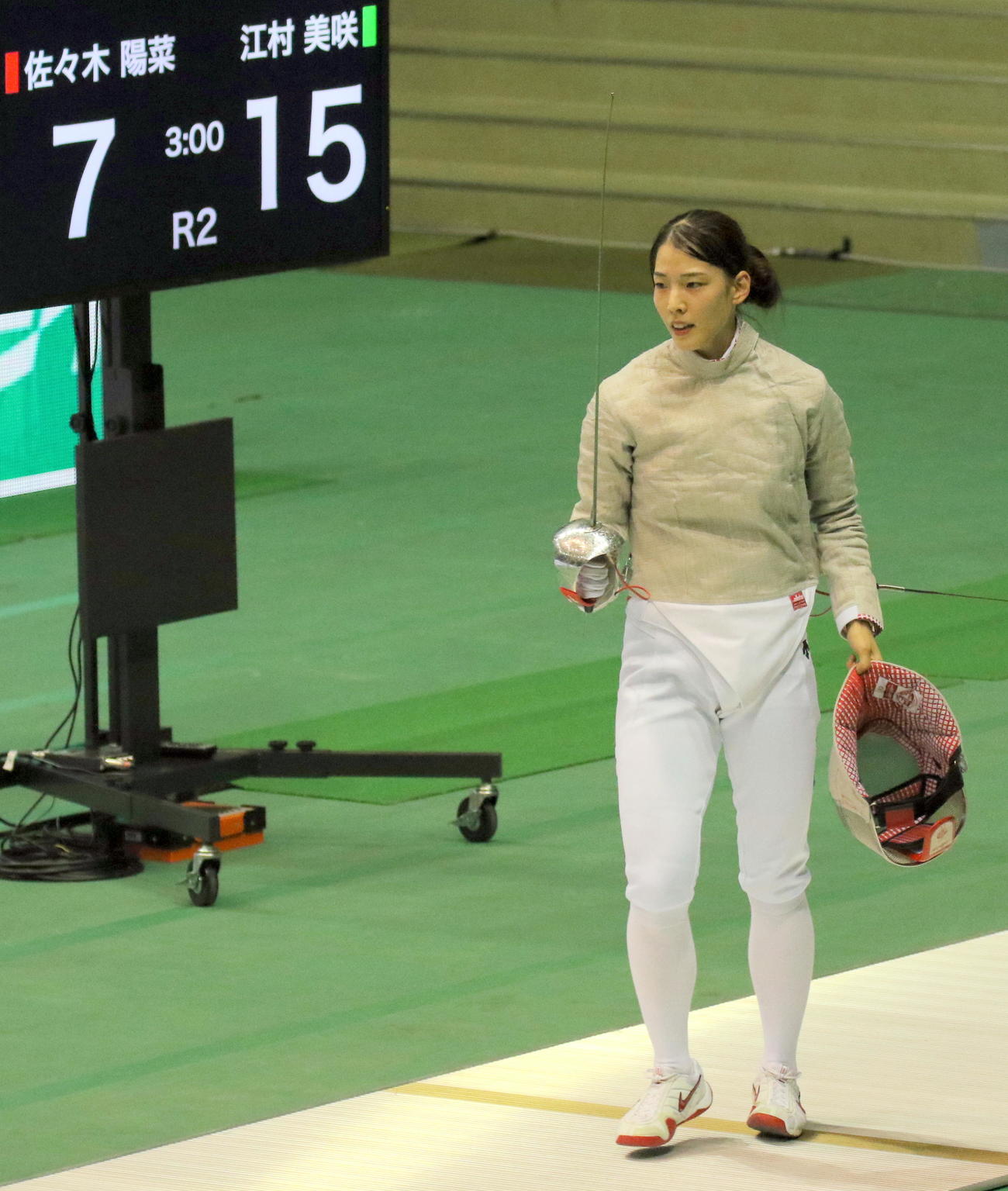 21年フェンシング全日本選手権　女子サーブル準決勝を15－7で制し、決勝に駒を進めた江村美咲（撮影・木下淳）