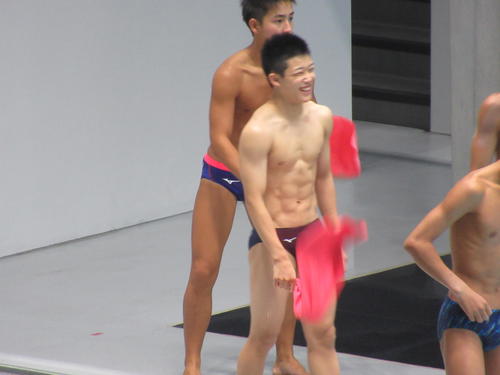 玉井陸斗は板飛び込み予選で4位、70点台5本揃えるも最終で失敗