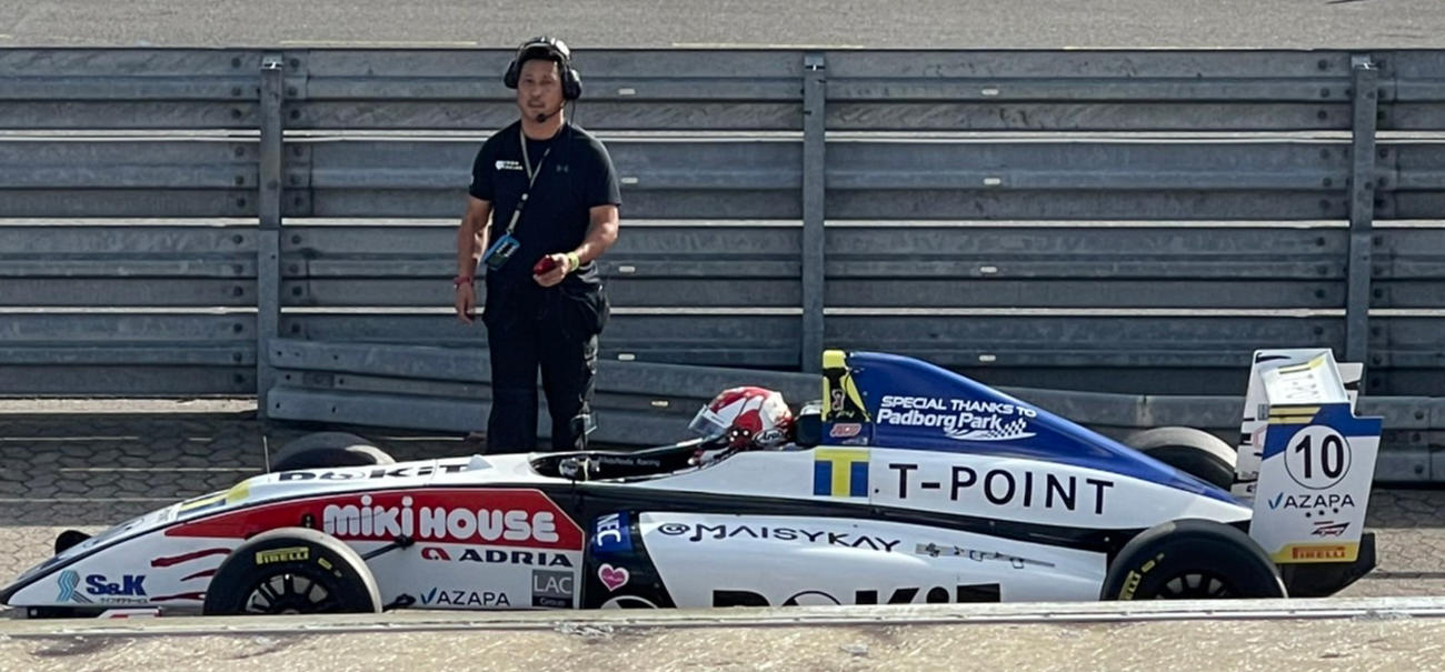 デンマークF4選手権の第13～15戦に臨んだJuju（右）（NODA RACING提供）