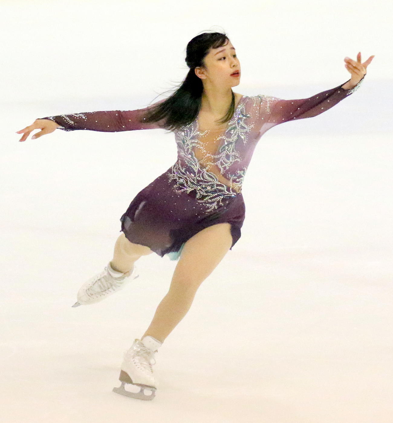 女子SPで演技を披露する山下真瑚（撮影・木下淳）