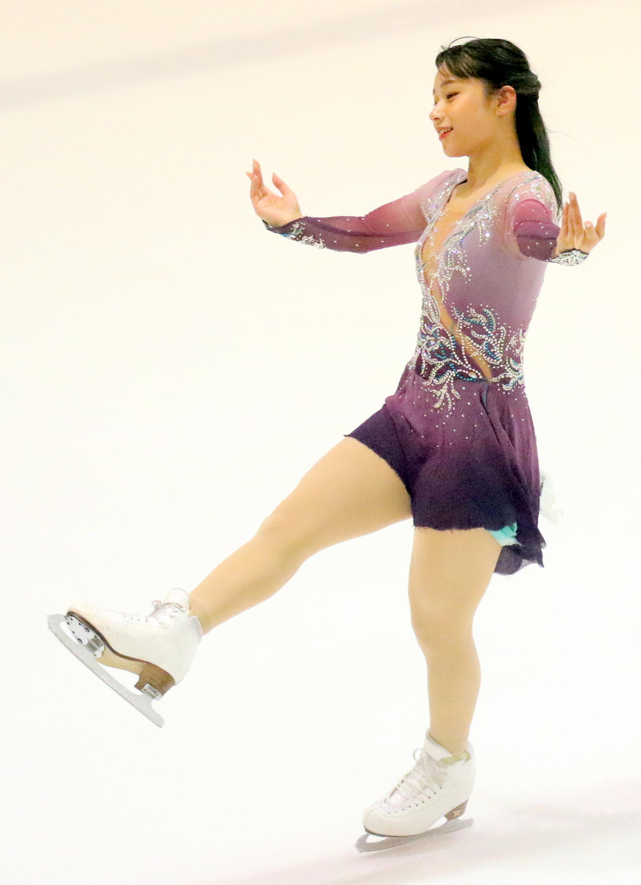 女子SPで演技を披露する山下真瑚（撮影・木下淳）