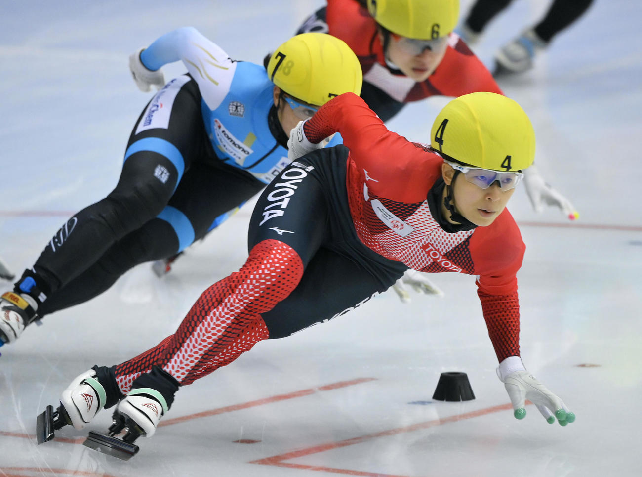 女子1000メートル決勝　決勝を滑る優勝した平井亜実（代表撮影）