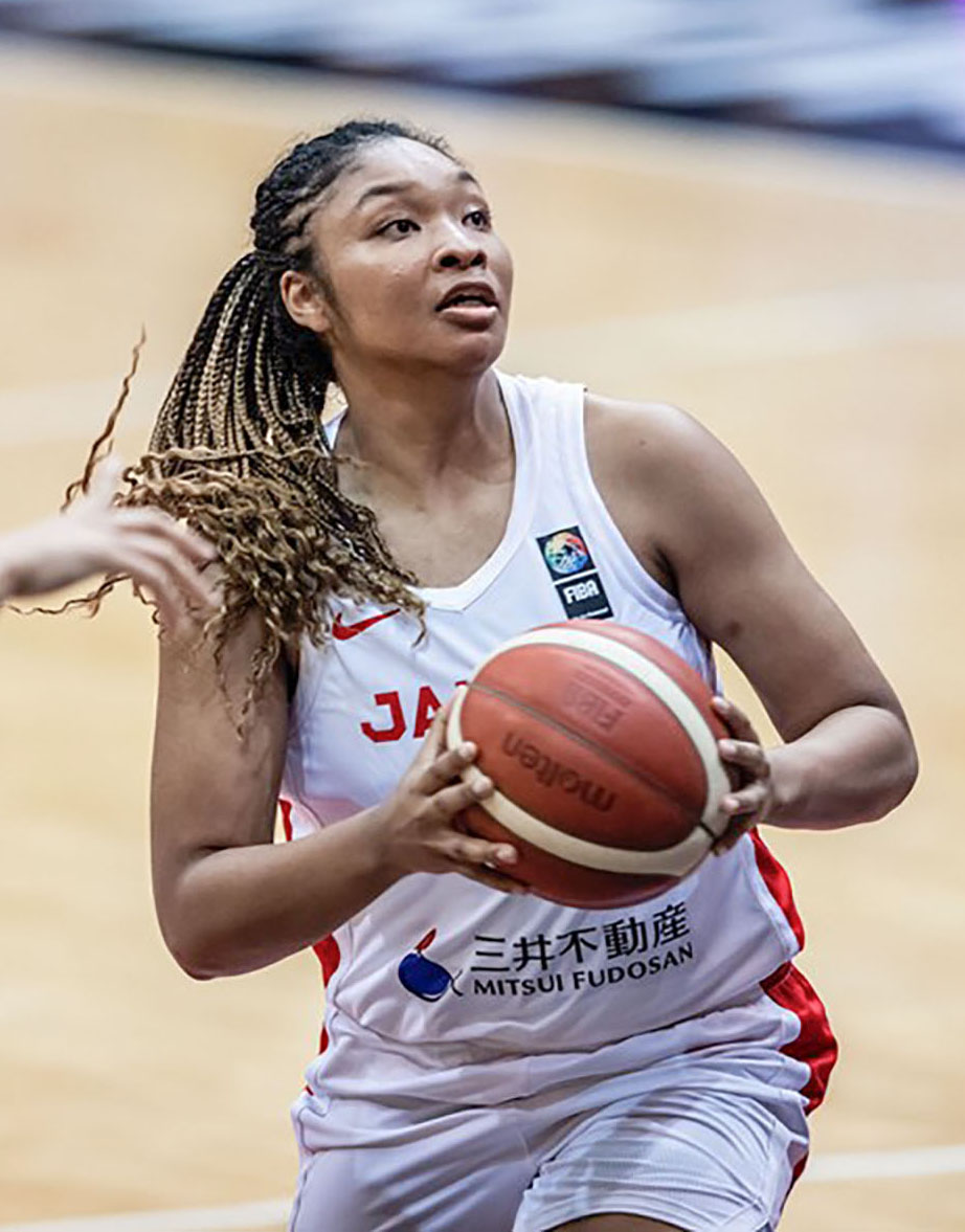 準決勝のオーストラリア戦でシュートを狙うオコエ＝アンマン（国際バスケットボール連盟提供・共同）