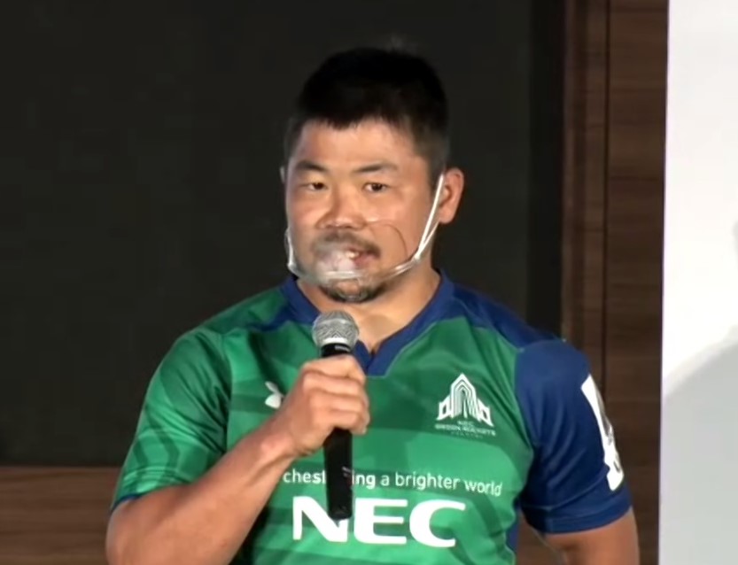 会見で意気込みを語る田中史朗