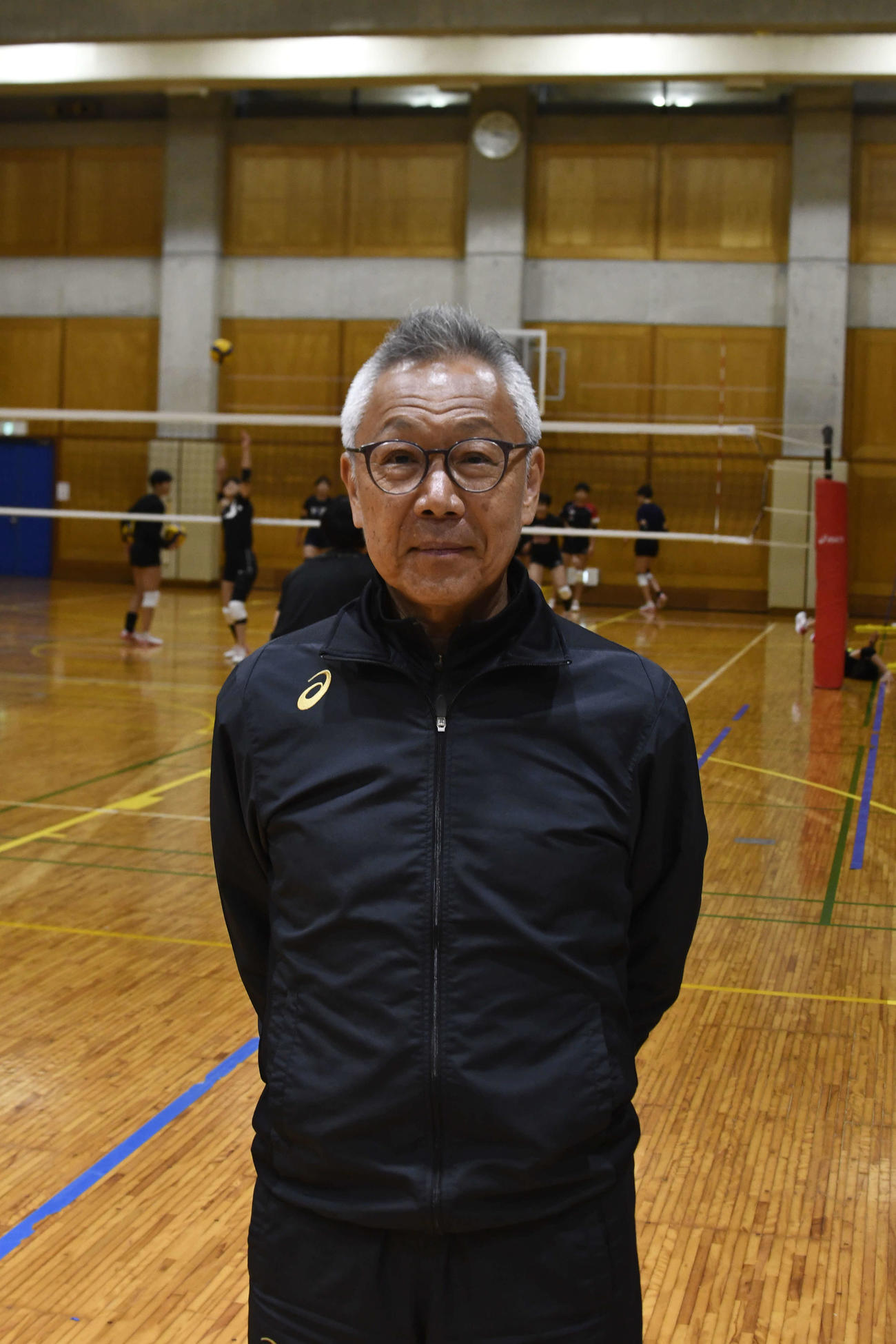 成徳学園高（現・下北沢成徳高）時代に荒木を指導した小川監督（撮影・平山連）