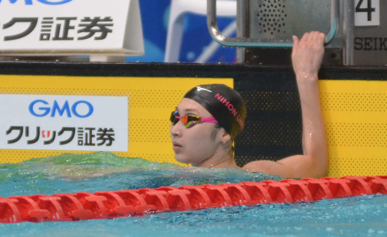 女子50メートル自由形予選で全体1位となった池江璃花子（撮影・吉池彰）