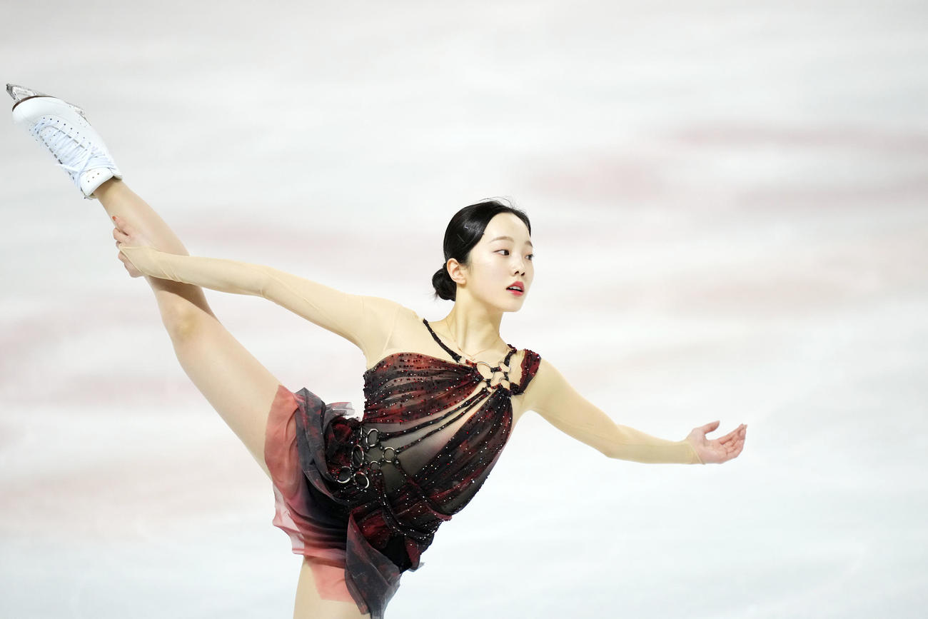 2021東京選手権大会　女子SPで演技する本田真（撮影・横山健太）